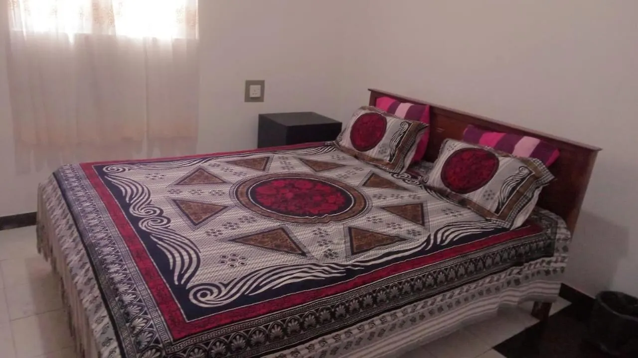 Guest house Ayon Beach Villa Negombo