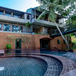 Ayur Ayur & Ayurveda Retreat Негомбо